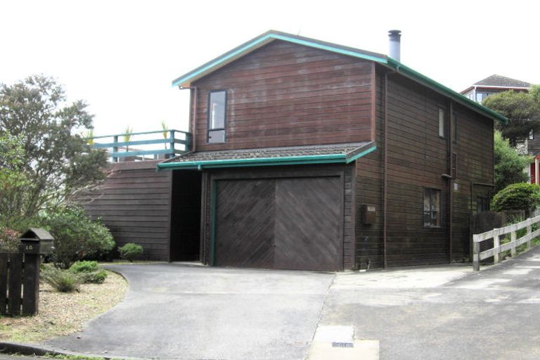 Photo of property in 15 Becker Way, Karori, Wellington, 6012