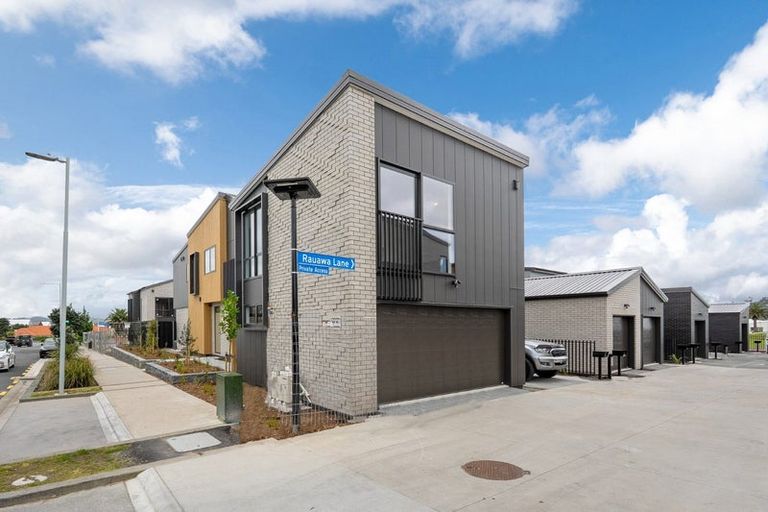 Photo of property in 6 Waka Moana Drive, Hobsonville, 0616