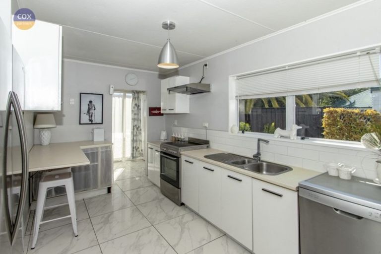 Photo of property in 15 Taradale Road, Marewa, Napier, 4110