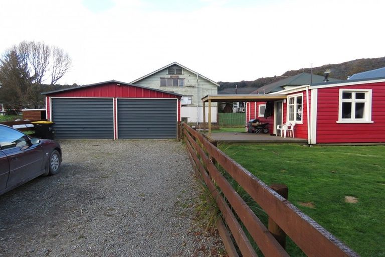 Photo of property in 8 Shaw Street, Reefton, 7830