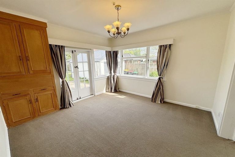 Photo of property in 39 Straven Road, Riccarton, Christchurch, 8011