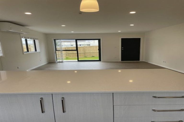 Photo of property in 79a Chilcott Road, Henderson, Auckland, 0612