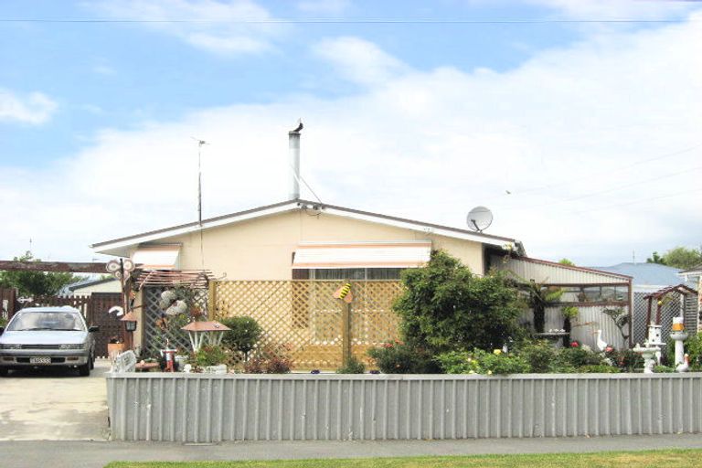 Photo of property in 28 Flay Crescent, Burnside, Christchurch, 8053