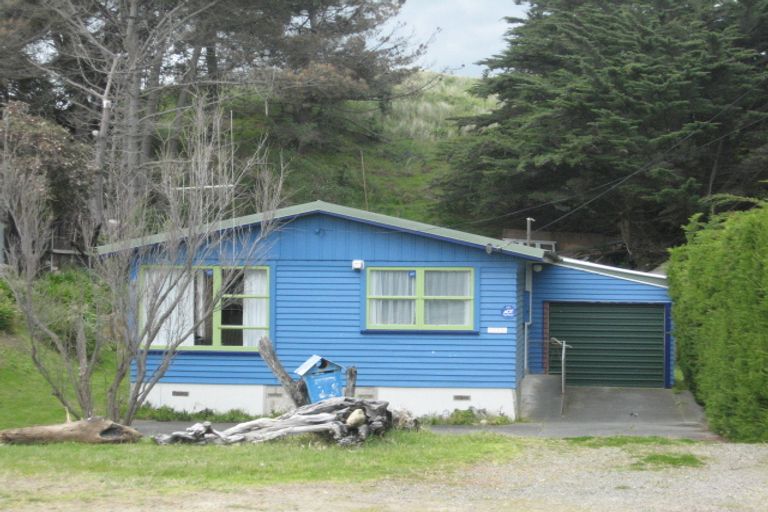 Photo of property in 120 Kahukura Avenue, Waitarere Beach, Levin, 5510
