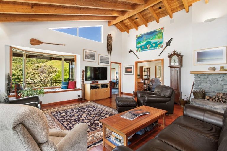 Photo of property in 5447 Christchurch Akaroa Road, Duvauchelle, 7582