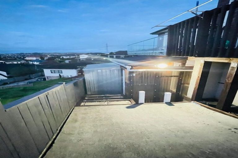 Photo of property in 23 Bartells Drive, Goodwood Heights, Auckland, 2105