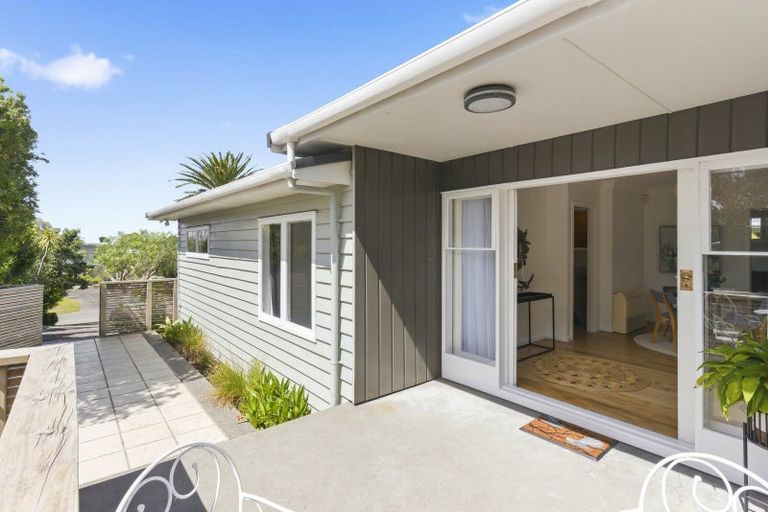 Photo of property in 7 Whyte Street, Paraparaumu Beach, Paraparaumu, 5032