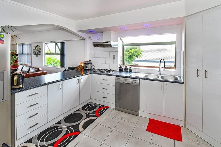 Photo of property in 14 Lowburn Place, Clover Park, Auckland, 2019