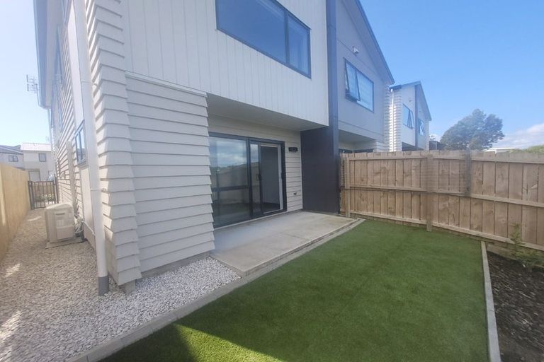 Photo of property in 42 Matawhanga Drive, Wattle Downs, Auckland, 2103