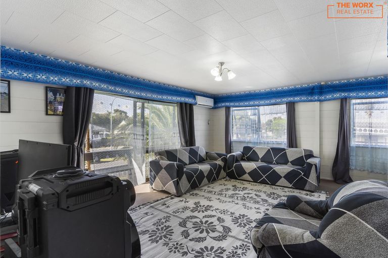 Photo of property in 2/11 Bluewater Place, Wattle Downs, Auckland, 2103