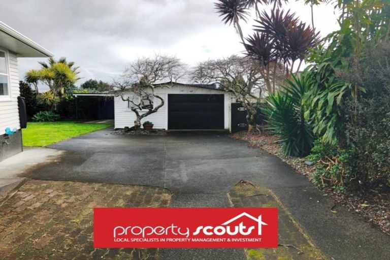 Photo of property in 76 Gloria Avenue, Te Atatu Peninsula, Auckland, 0610