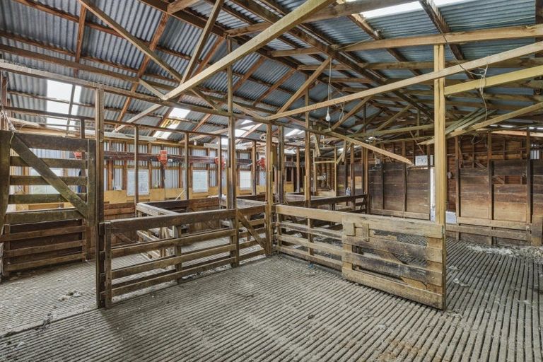 Photo of property in 921 Ongo Road, Hunterville, 4782