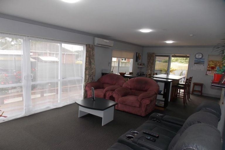 Photo of property in 4 Warwick Place, Awapuni, Palmerston North, 4412