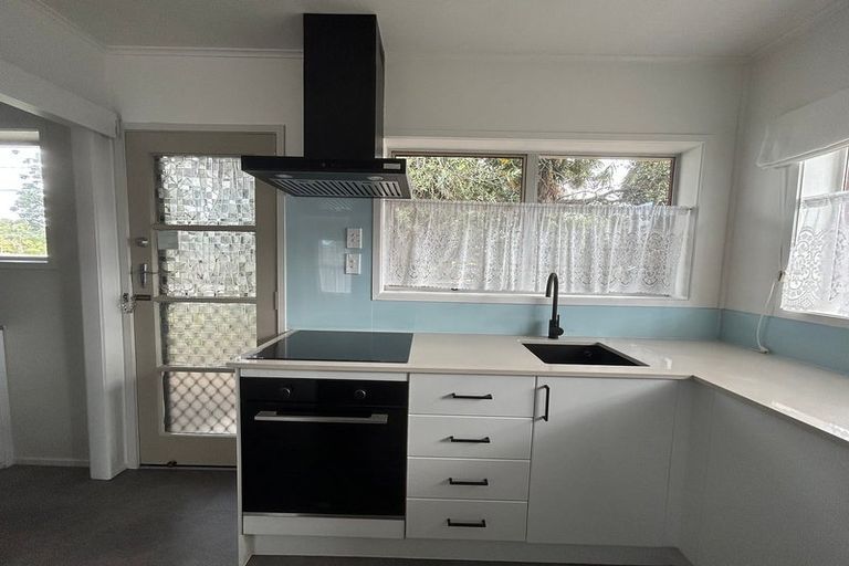 Photo of property in 1/32 Northcote Road, Takapuna, Auckland, 0622