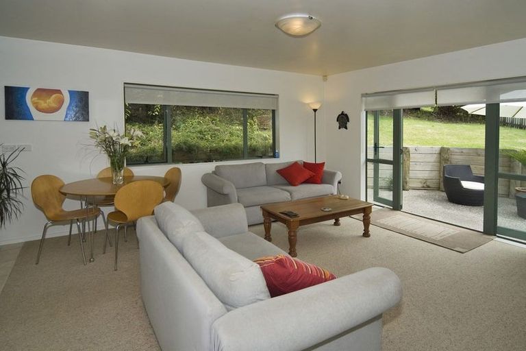 Photo of property in 10 Sherwood Grove, Northcross, Auckland, 0630