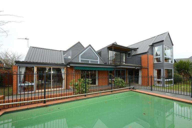Photo of property in 6 Frith Place, Burnside, Christchurch, 8053