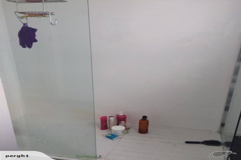 Photo of property in 1/124 Wairakei Road, Bryndwr, Christchurch, 8053