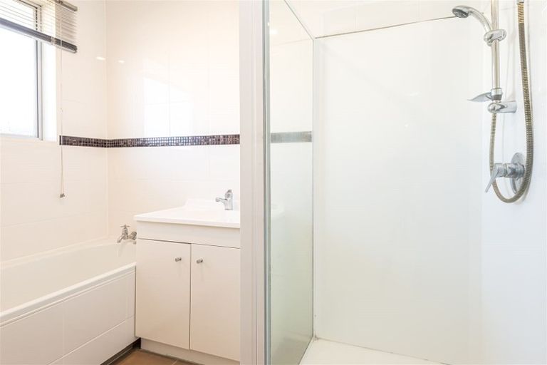 Photo of property in 8a Tamarisk Place, Parklands, Christchurch, 8083