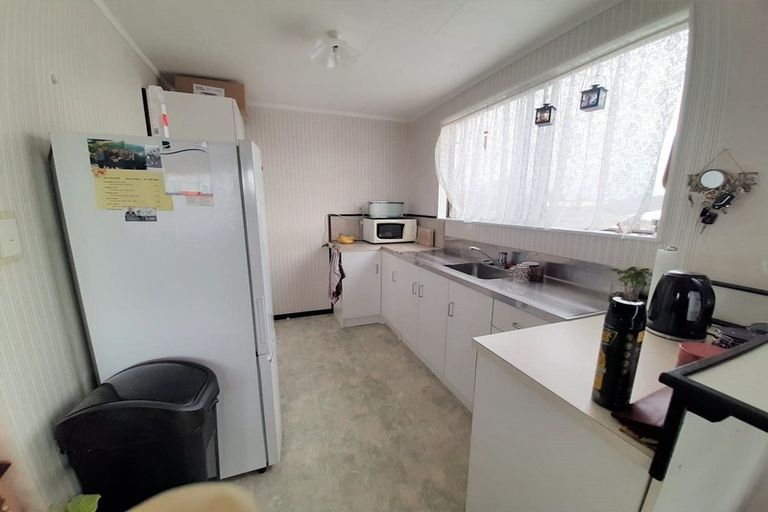 Photo of property in 6 Percy Graham Drive, Tuakau, 2121