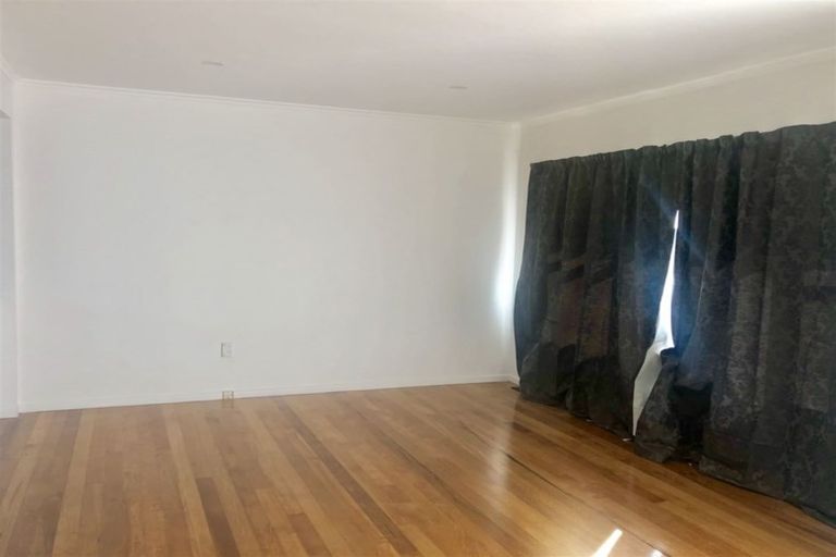 Photo of property in 61 Ocean View Road, Hillcrest, Auckland, 0627