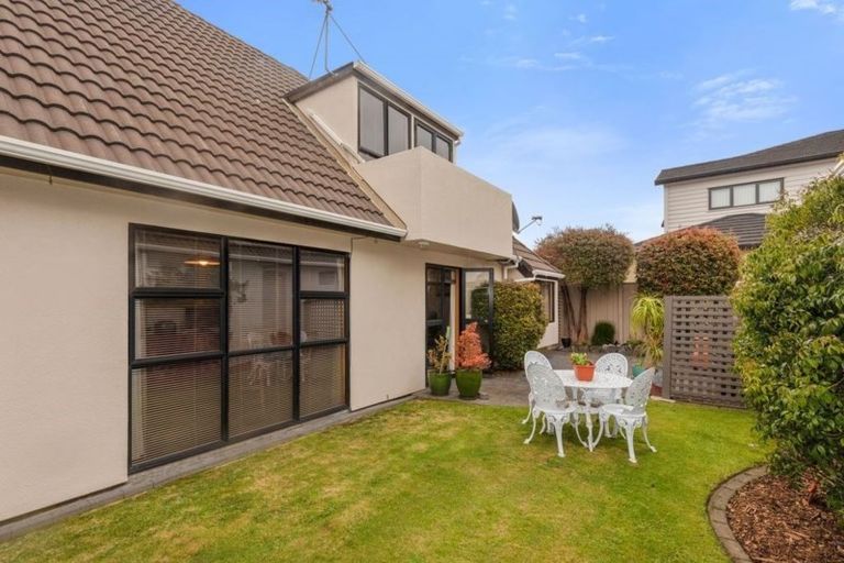 Photo of property in 2/4 Wai-iti Crescent, Woburn, Lower Hutt, 5010