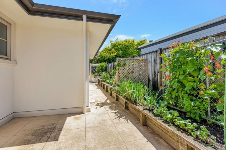 Photo of property in 432a Mangorei Road, Highlands Park, New Plymouth, 4312