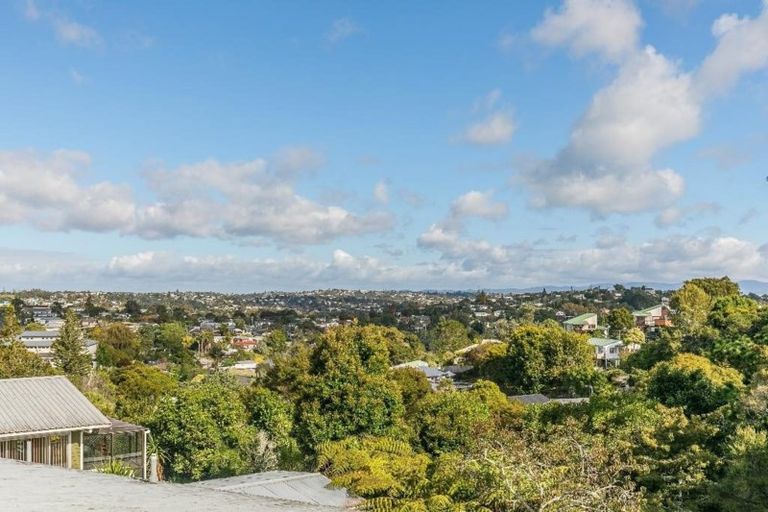 Photo of property in 606 Glenfield Road, Bayview, Auckland, 0629