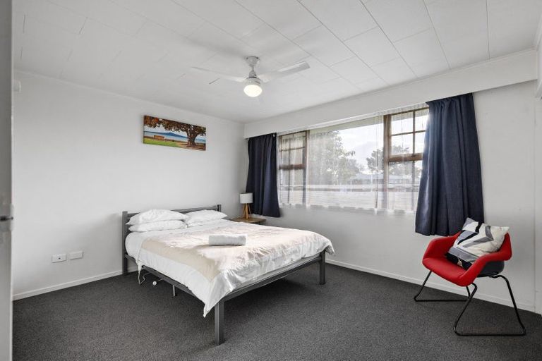 Photo of property in 108 Benmore Avenue, Cloverlea, Palmerston North, 4412