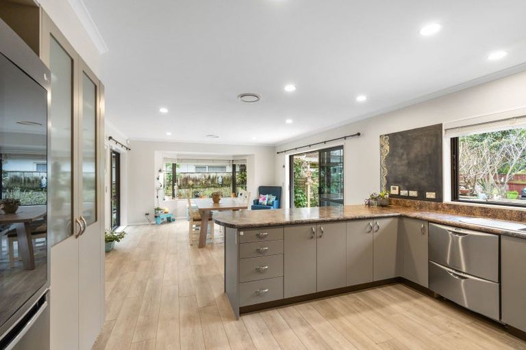 Photo of property in 6 Nimmo Avenue, Waikanae, 5036