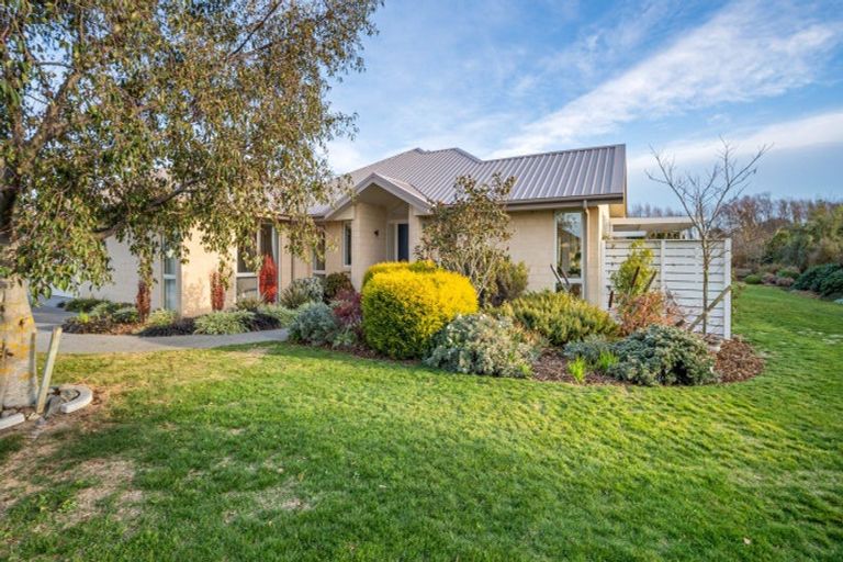 Photo of property in 14 Riverside Way, Amberley, 7410