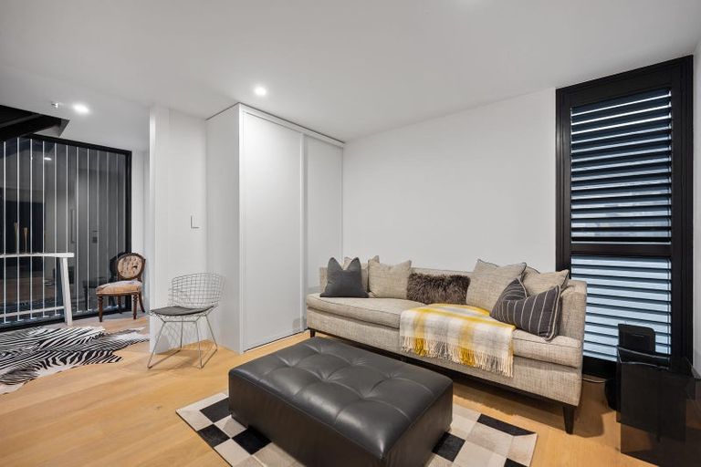 Photo of property in 314a Hurstmere Road, Takapuna, Auckland, 0622