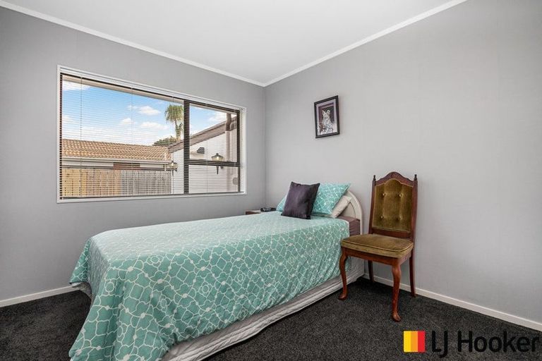 Photo of property in 1/3 Seaward Place, Wattle Downs, Auckland, 2103