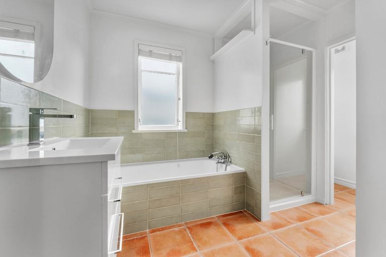 Photo of property in 29 Queens Parade, Devonport, Auckland, 0624