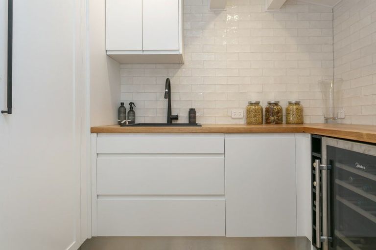 Photo of property in 4 Kathleen Place, Rainbow Point, Taupo, 3330