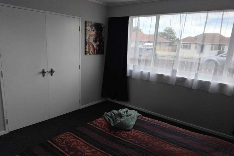 Photo of property in 70a Featherston Street, Takaro, Palmerston North, 4412