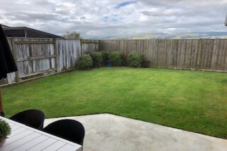 Photo of property in 100 Rosalie Terrace, Kelvin Grove, Palmerston North, 4414