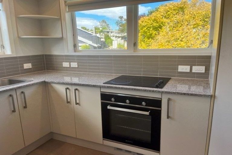 Photo of property in 7 Seymour Road, Mellons Bay, Auckland, 2014