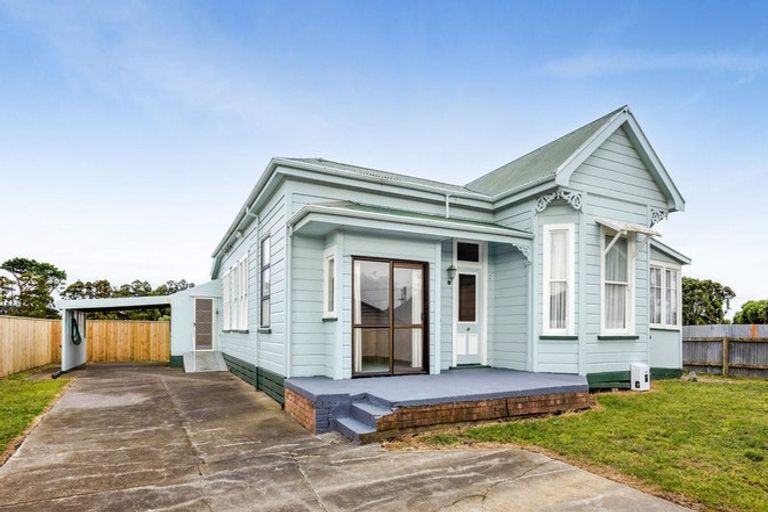 Photo of property in 6 Atea Place, Hawera, 4610