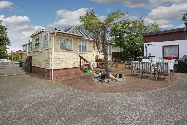 Photo of property in 5 Hooks Road, Manurewa, Auckland, 2102