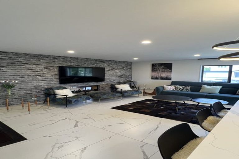 Photo of property in 1 Wyon Way, Flat Bush, Auckland, 2016