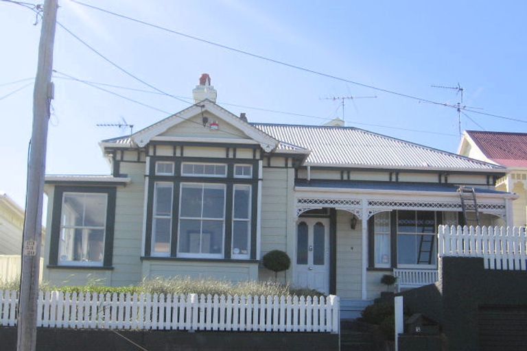 Photo of property in 18 Farm Road, Northland, Wellington, 6012