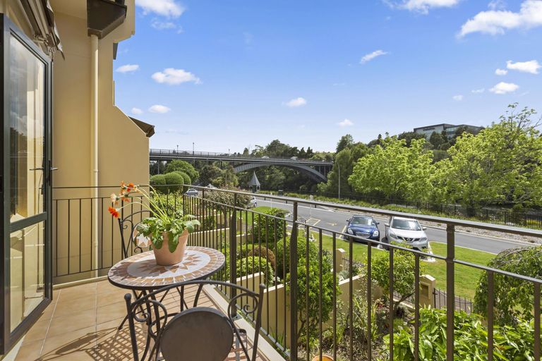 Photo of property in 9/118 Grantham Street, Hamilton Central, Hamilton, 3204