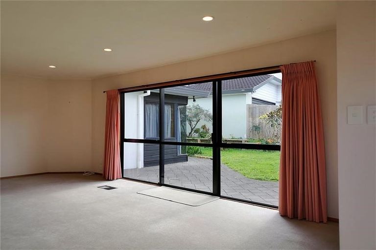 Photo of property in 1/47 Wolsley Avenue, Milford, Auckland, 0620