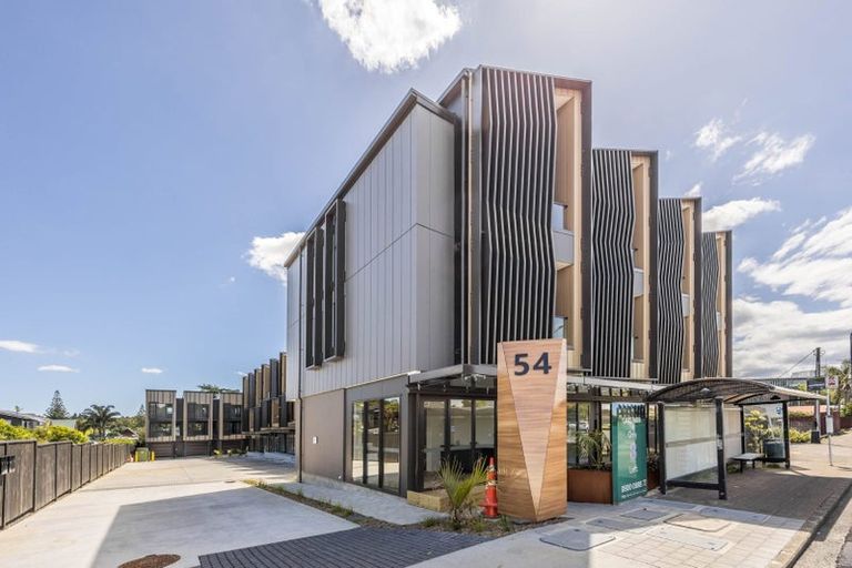 Photo of property in 15/54 Taharoto Road, Takapuna, Auckland, 0622