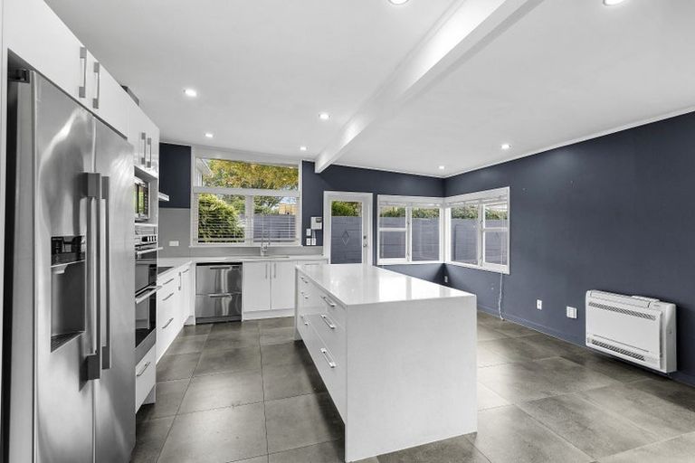 Photo of property in 415 Fergusson Drive, Heretaunga, Upper Hutt, 5018