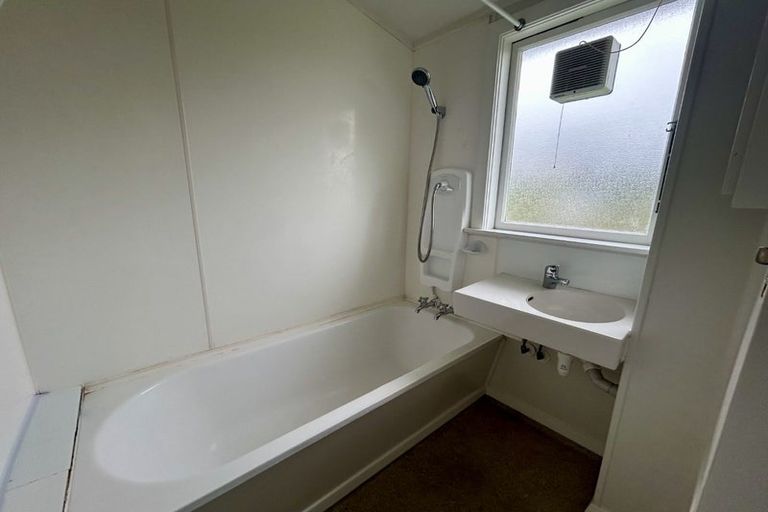 Photo of property in 78-80 Hereford Street, Cannons Creek, Porirua, 5024