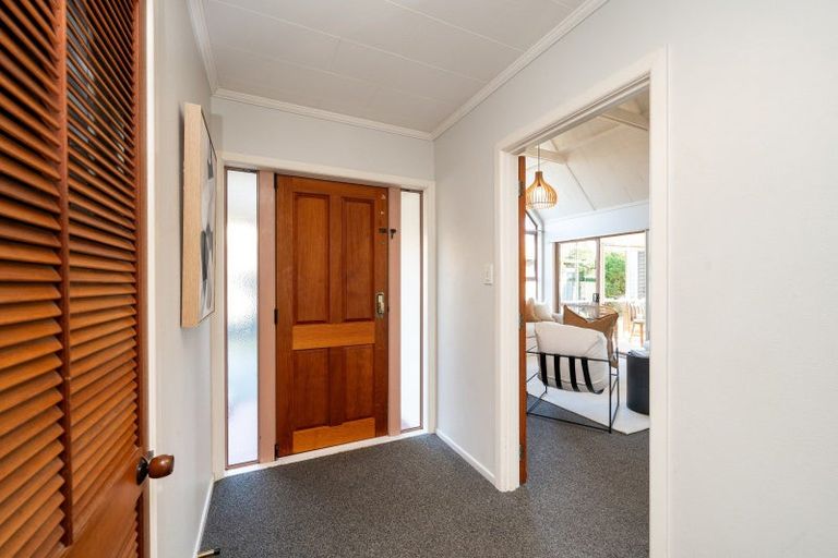 Photo of property in 25 Chester Street, Taradale, Napier, 4112
