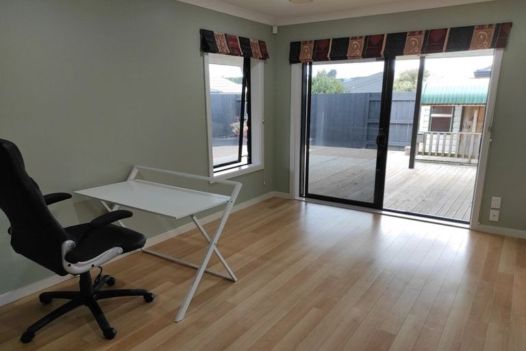 Photo of property in 65 Peter Hall Drive, Kelvin Grove, Palmerston North, 4414
