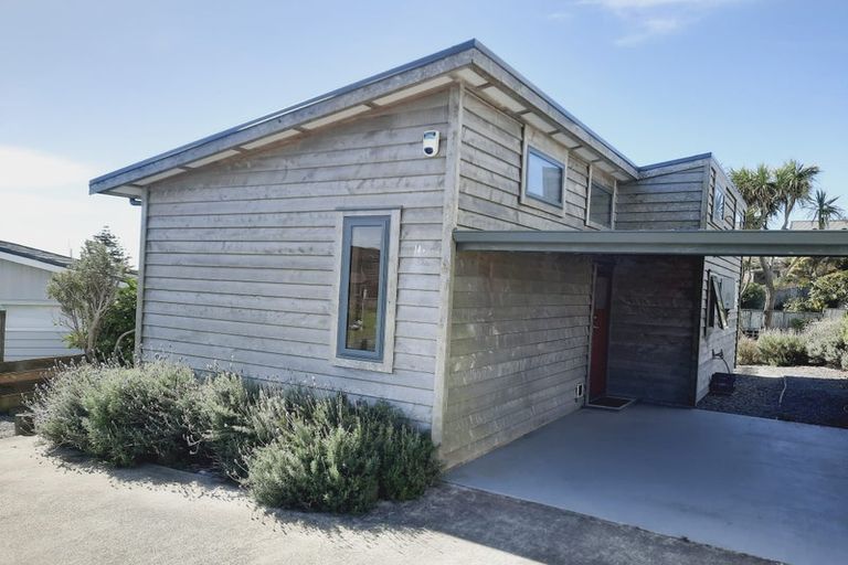 Photo of property in 14 Bay Drive, Titahi Bay, Porirua, 5022
