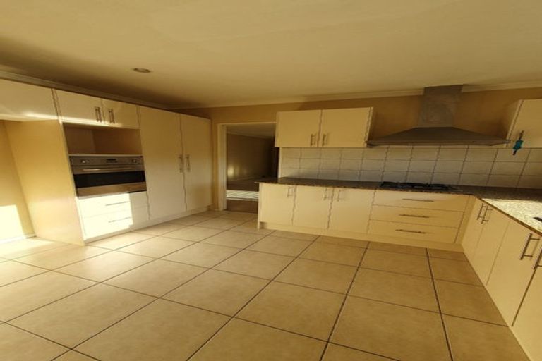 Photo of property in 14 Shankill Place, East Tamaki, Auckland, 2013